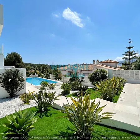 Valentina De Lujo Con Piscina Calpe
