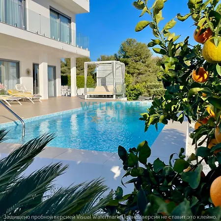 Valentina De Lujo Con Piscina *